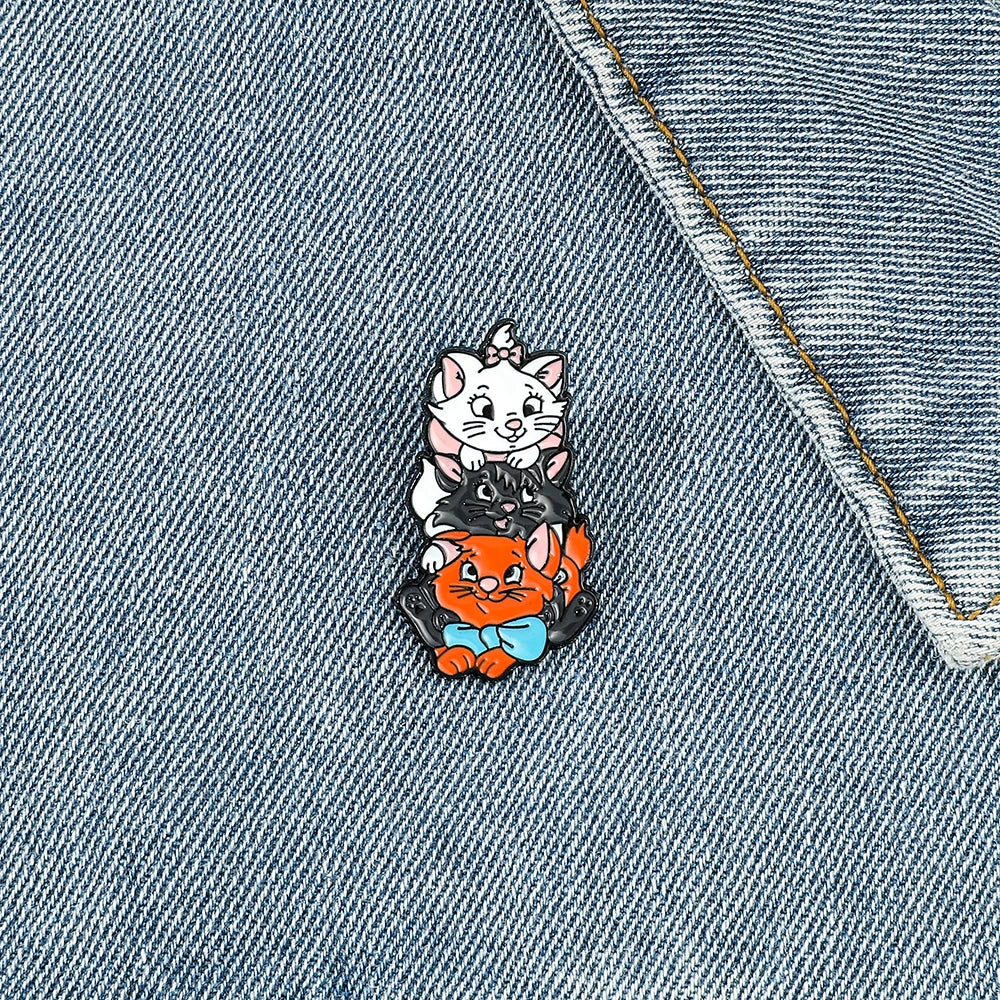 2 Pcs Anime The Aristocats Brooch Cute Marie Cat Enamel Pin Backpack Clothing Jewelry Metal Badges Accessories Gifts for Friends