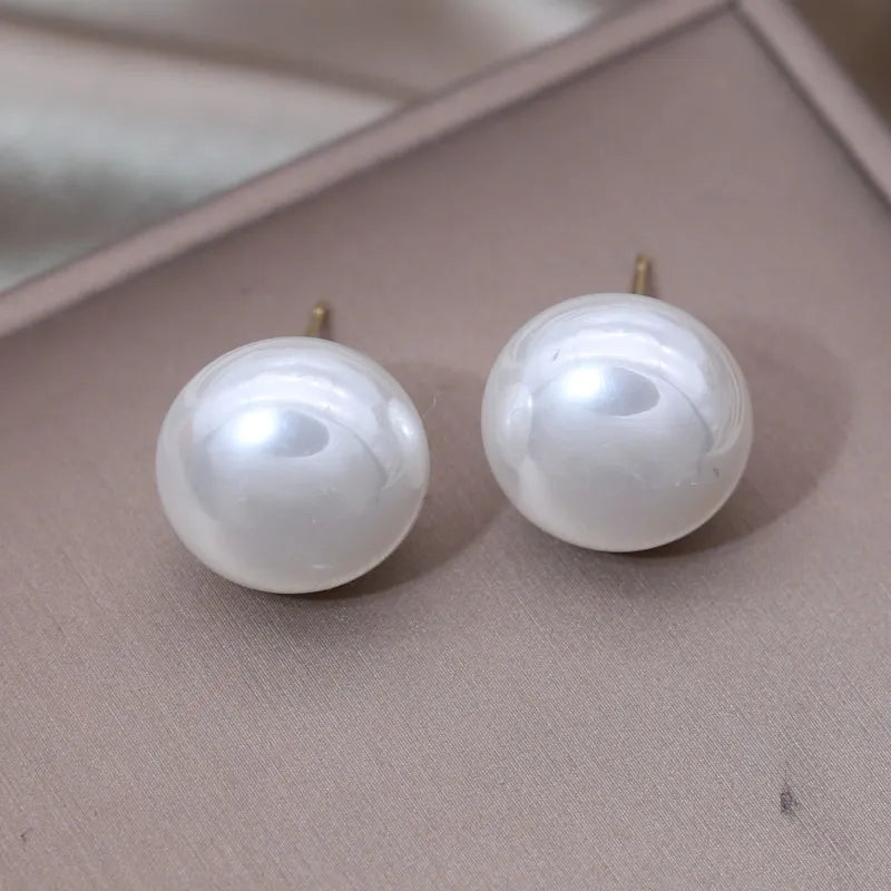 South Korea's newly designed fashion jewelry simple highlight pearl oblate earrings elegant women's daily work accessories