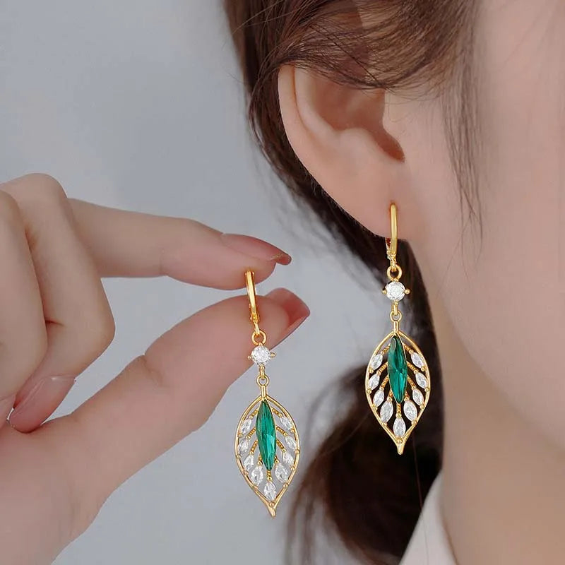 2024 New Fashion Green Crystal Leaf Pendant Earrings for Women Exquisite Cubic Zircon Tassel Earrings Wedding Jewelry Gifts