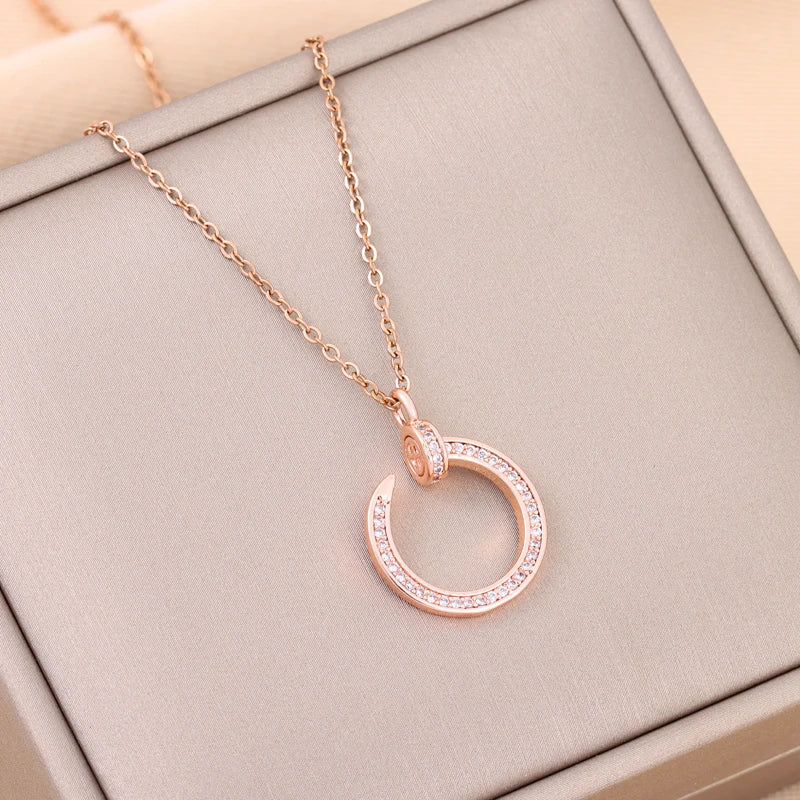 New Design Sense Light Luxury Pendant Necklaces For Women Trendy Stainless Steel Female Jewelry Ladies Neck Chain Accessories