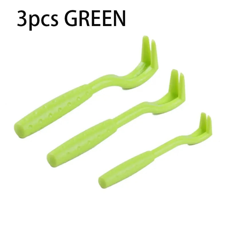 3-Piece Set of Pet Plastic Insect Catchers Available In Blue and Green