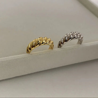 Classic Ring for Women Girls Bread Twist Shape Gold Color Rings Accessories Finger Fashion Jewelry Wholesale