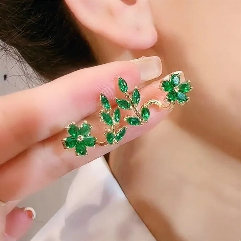 2024 New Fashion Green Crystal Leaf Pendant Earrings for Women Exquisite Cubic Zircon Tassel Earrings Wedding Jewelry Gifts