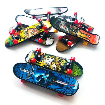 1pc 2.8*10CM Fingerboard Mini Creative Fingertips Skateboard Plastic Finger Skate Scooter Color Random