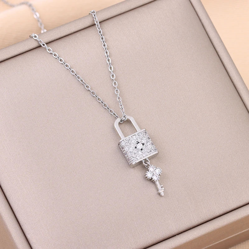 New Design Sense Light Luxury Pendant Necklaces For Women Trendy Stainless Steel Female Jewelry Ladies Neck Chain Accessories