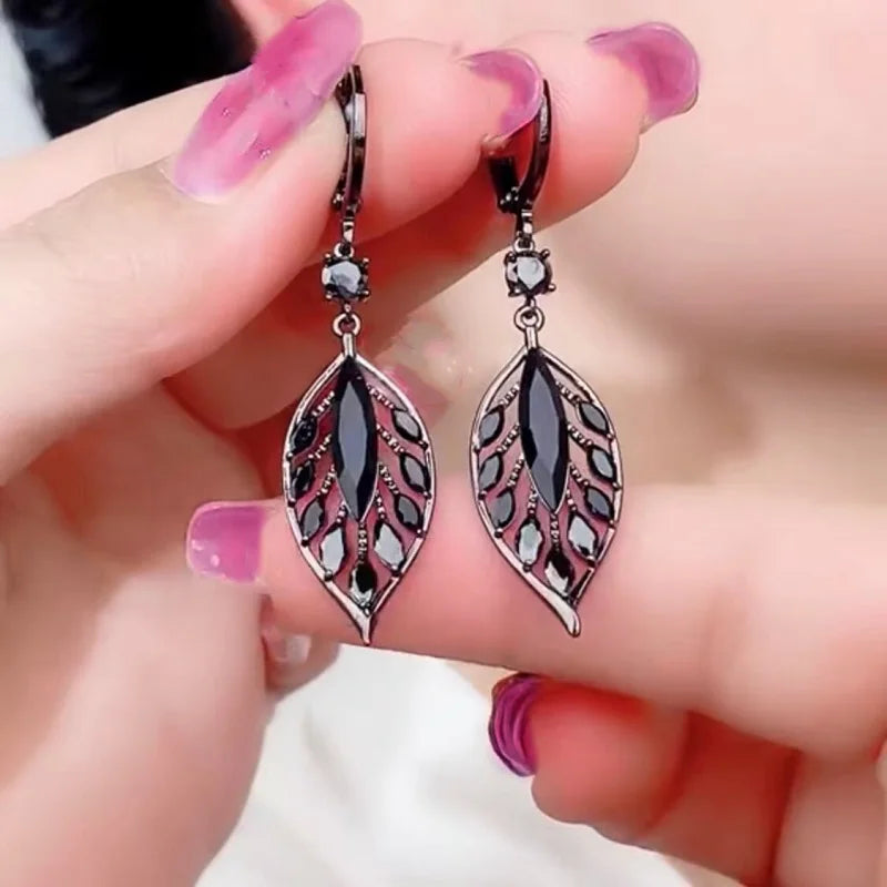 2024 New Fashion Green Crystal Leaf Pendant Earrings for Women Exquisite Cubic Zircon Tassel Earrings Wedding Jewelry Gifts